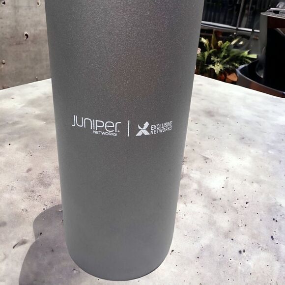 Juniper Premium Drink Bottle l 18 oz. Stainless Steel Double-wall Screw-on lid - Picture 4 of 9